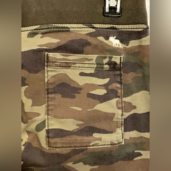 NWOT Abercrombie Kids Cargo Jogger Size 15/16 - Picture 9 of 13